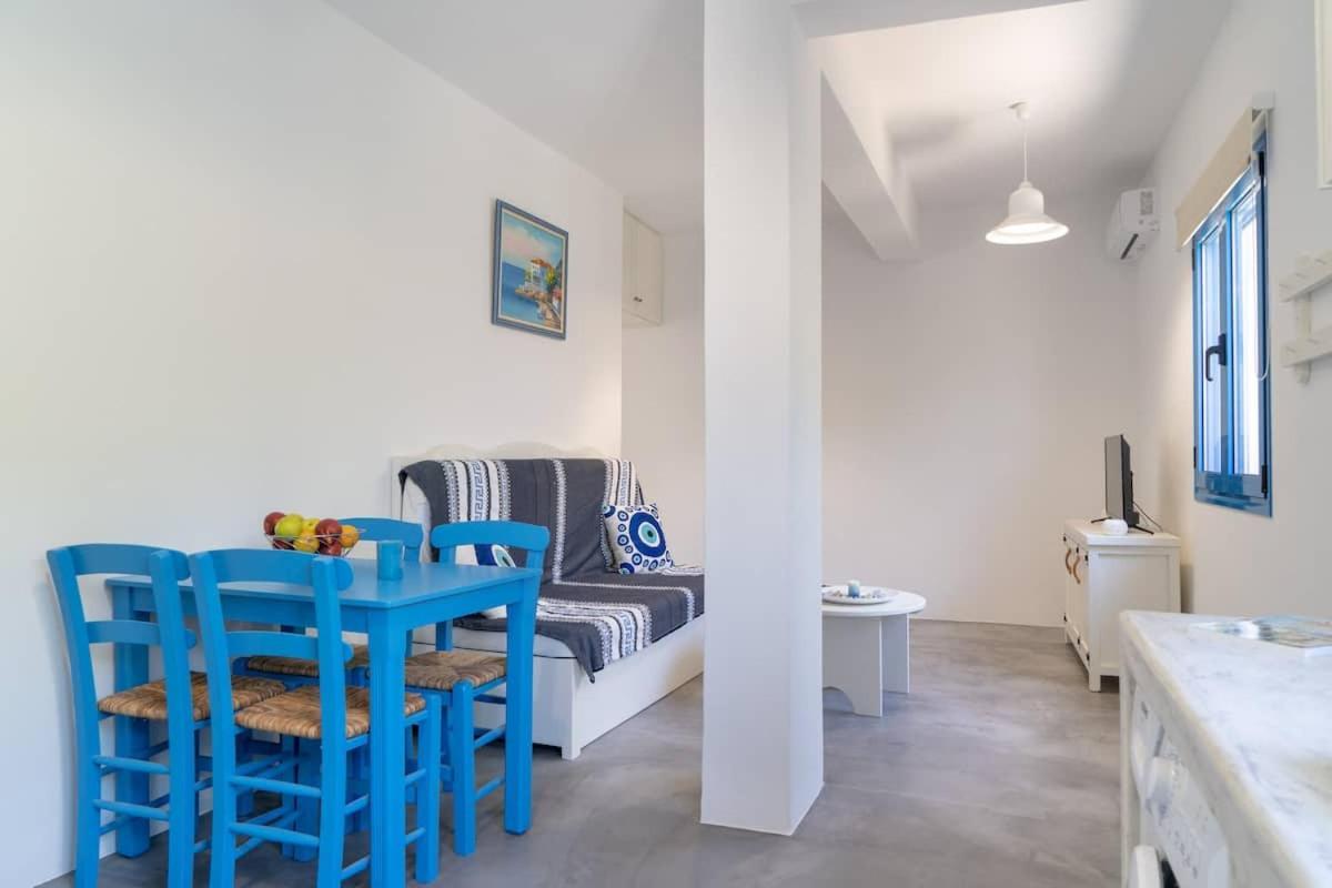 Blue Moon Apartments Makrýgialos Eksteriør billede